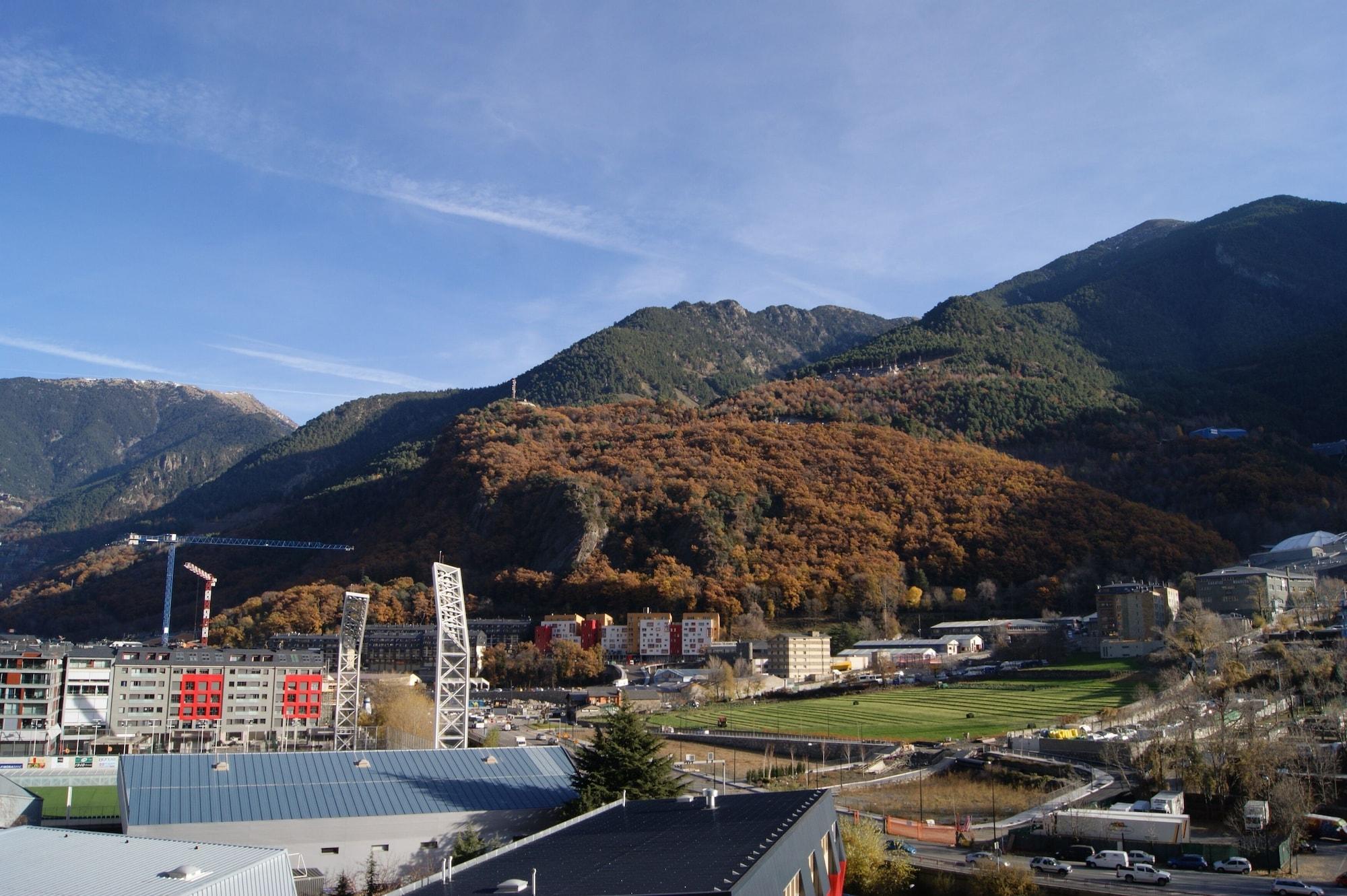 Hotel Font Del Marge Andorra la Vella Exterior photo