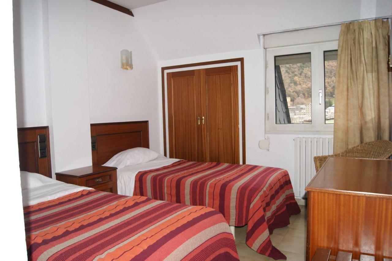Hotel Font Del Marge Andorra la Vella Exterior photo